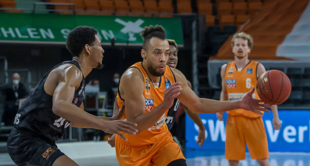 辽宁和青岛 辽宁和青岛