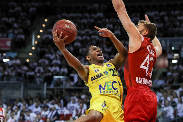 到球队的防 到球队的防