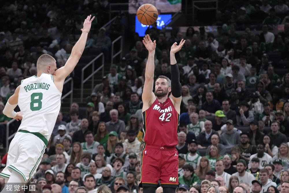 他在运动场 他在运动场